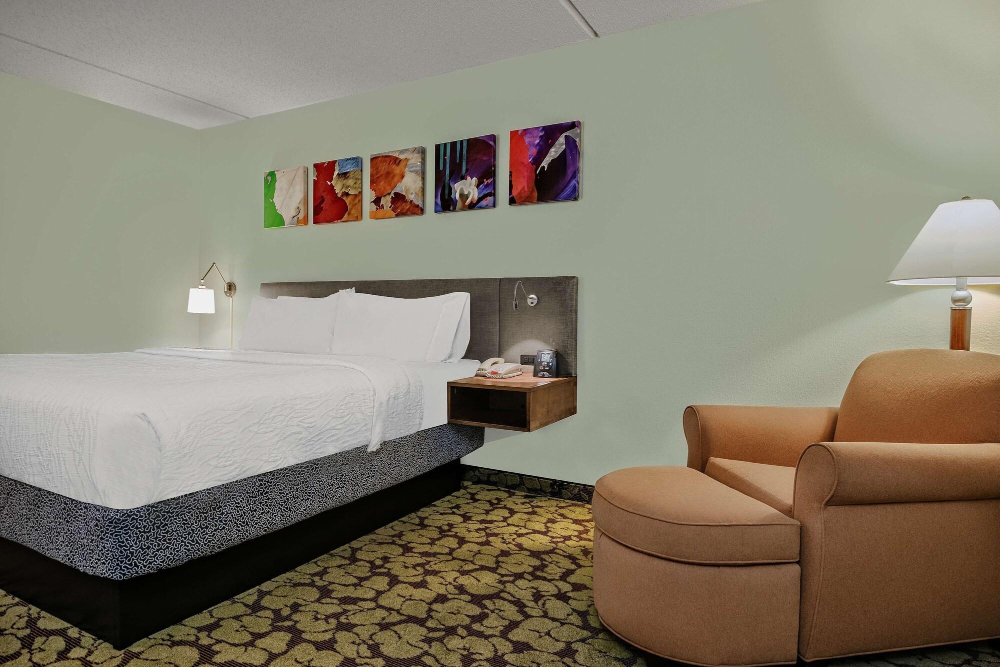 Hilton Garden Inn San Antonio Airport Exterior photo